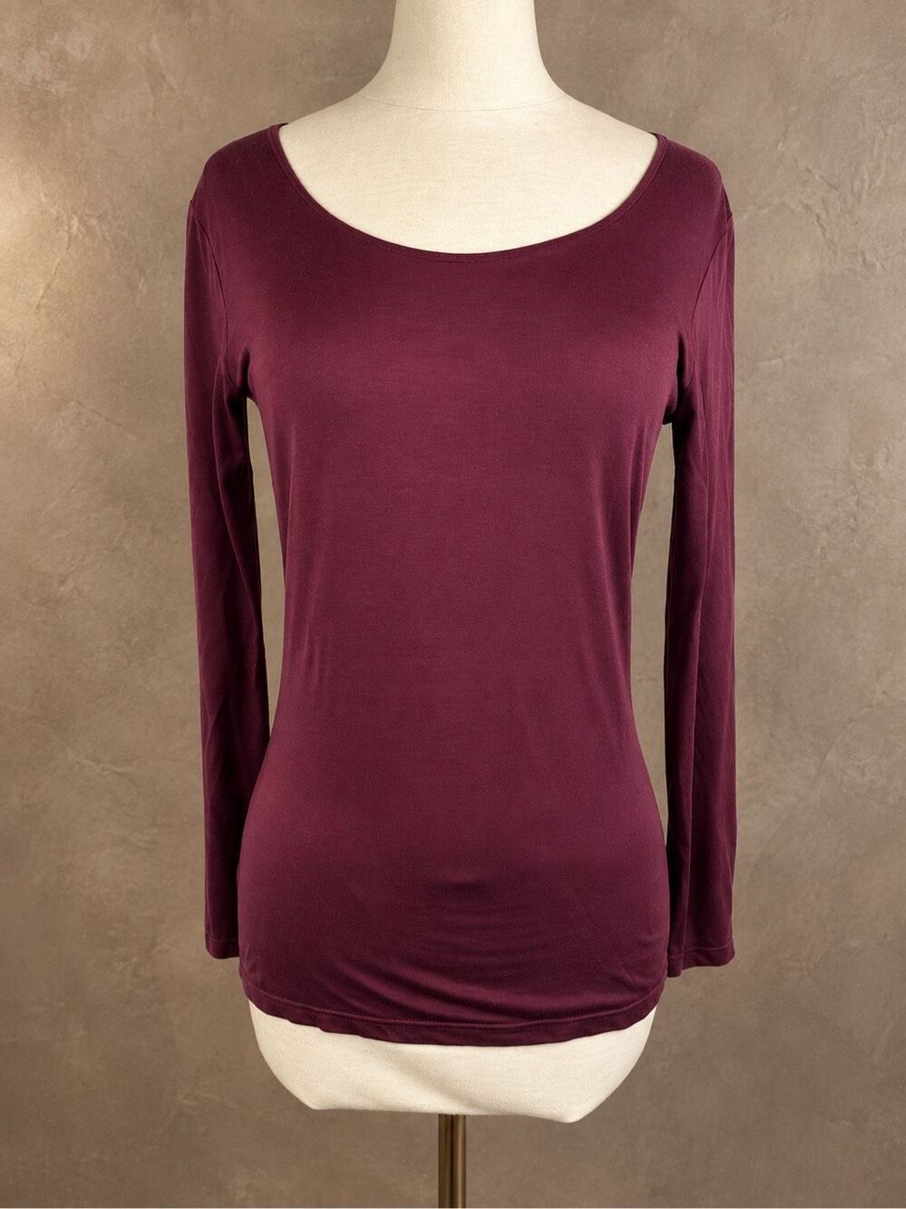 Uniqlo Size M HEATTECH Semi-Sheer Scoop Neck Long Sleeve Top Burgundy